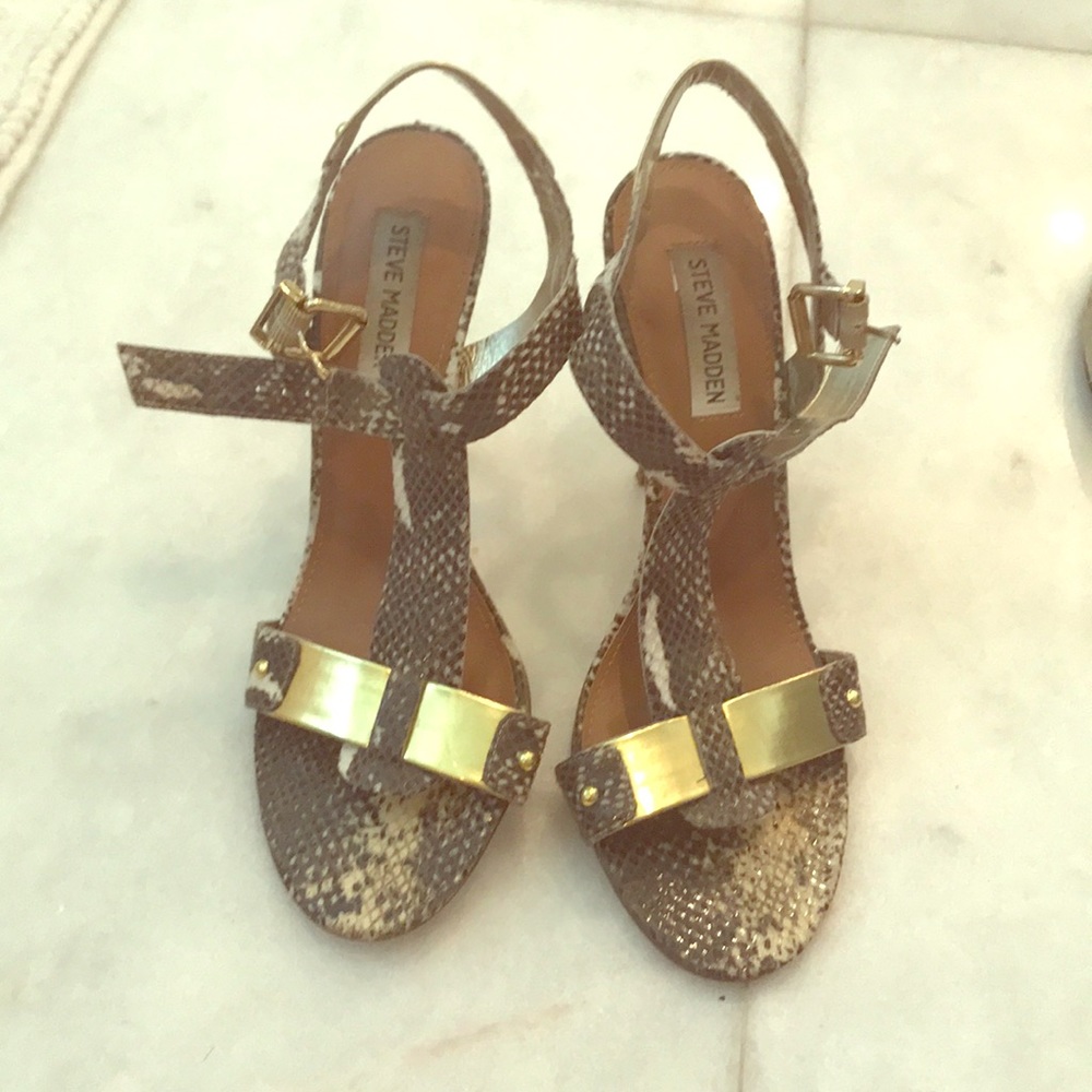 Gold snakeskin Steve Madden heels